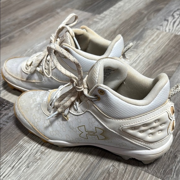 Under Armour Bryce Harper Boys UA White and Gold Cleats Size 5.5 - Picture 6 of 8